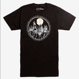 ⚡️HP Minimalist Hogwarts Design NWT Unisex Sizing!